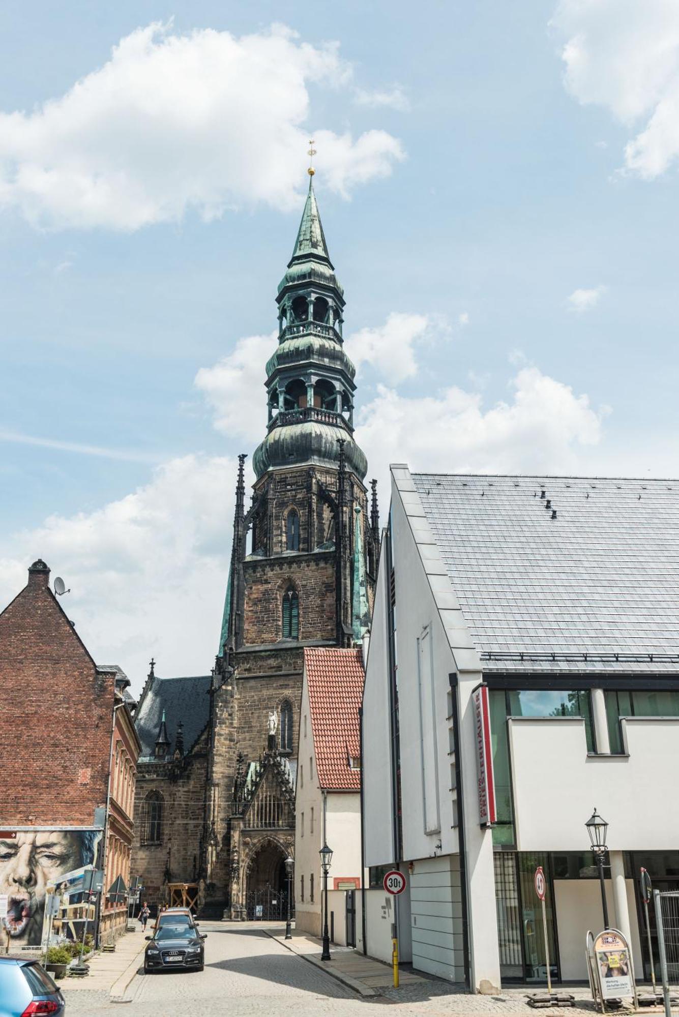 Apartmenthaus Am Dom Mit Parkplatz Цвиккау Экстерьер фото